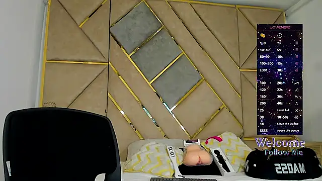 Snapshot of AmberAdams_ chatting on 11, 11, 2025 AmberAdams online show from 11, 11, 2025