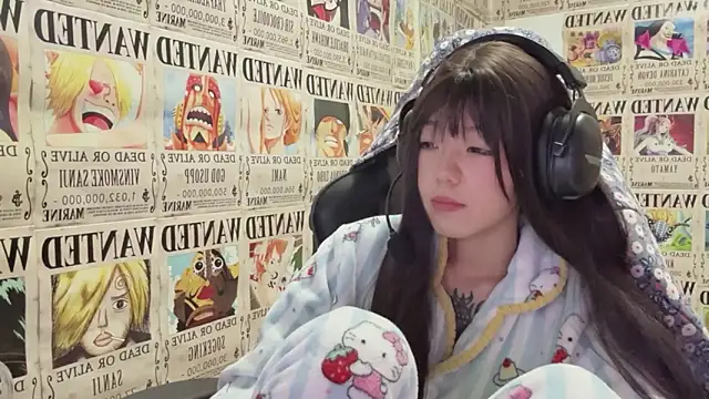 SNAKEgirlQAQ online show from 23, 9, 2025