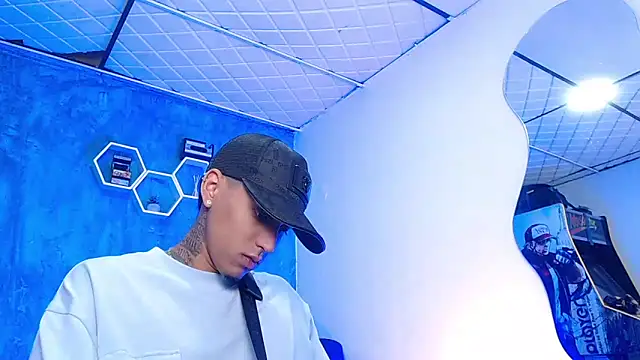 Liam lee online show from 25, 2, 2025