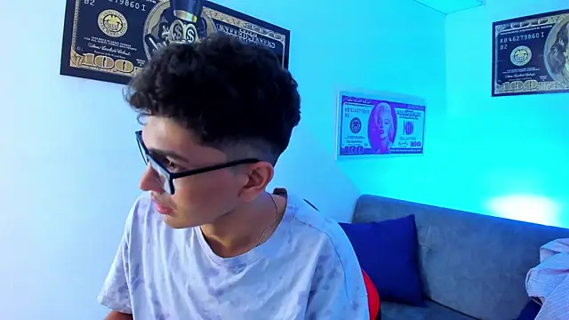 TylerWhite  online show from 31, 12, 2024