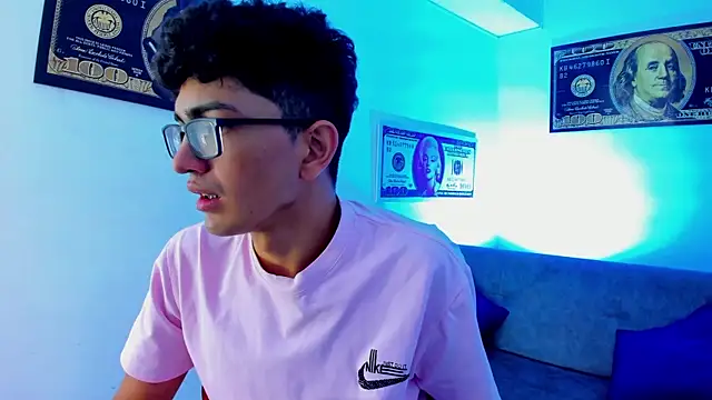 TylerWhite  online show from 9, 1, 2025