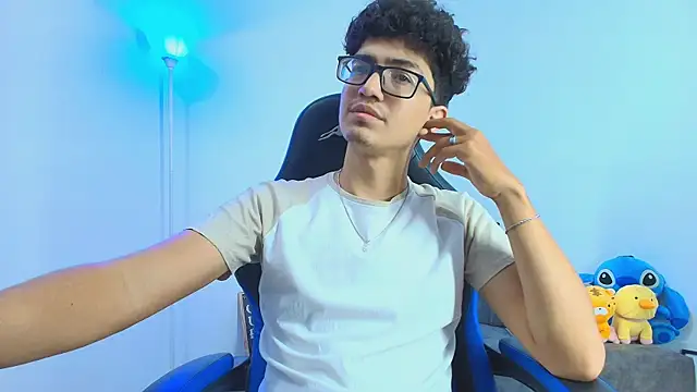 TylerWhite  online show from 18, 10, 2025