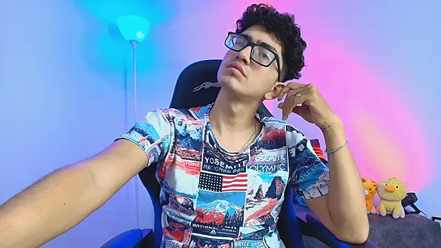 TylerWhite  online show from 17, 12, 2025