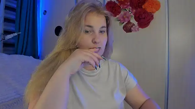 CoraSwon online show from 14, 10, 2025