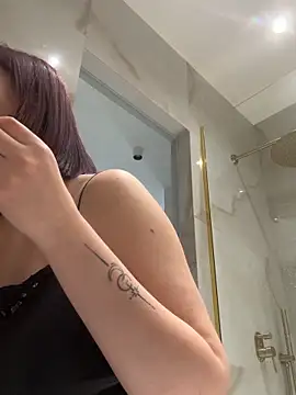 Snapshot of realpurrr chatting on 12, 4, 2026 realpurrr online show from 12, 4, 2026