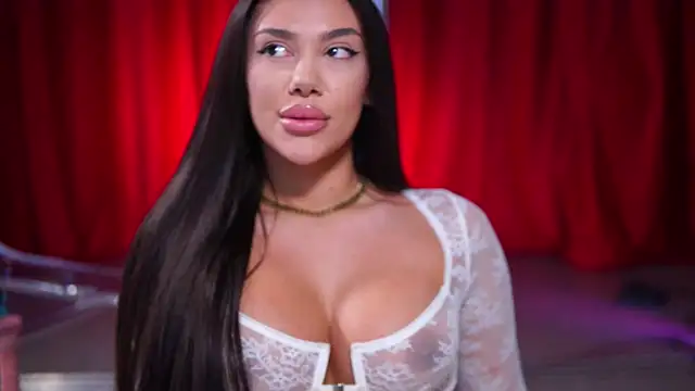 NatyDesiree online show from 6, 1, 2025