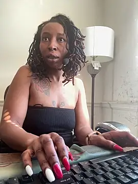 LeyaHoneybuns online show from 18, 2, 2025