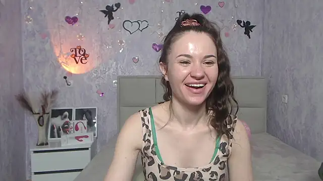 KaraCriegs online show from 12, 2, 2025