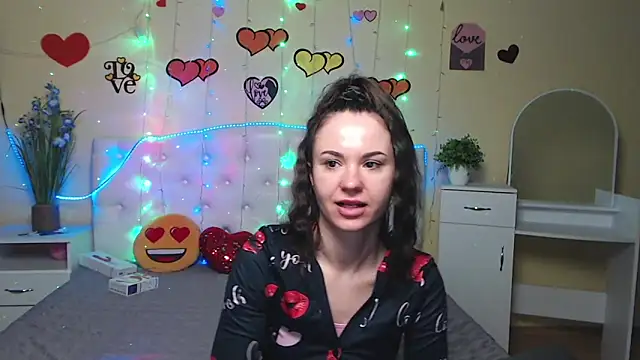 KaraCriegs online show from 14, 2, 2025
