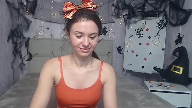 KaraCriegs online show from 20, 10, 2025