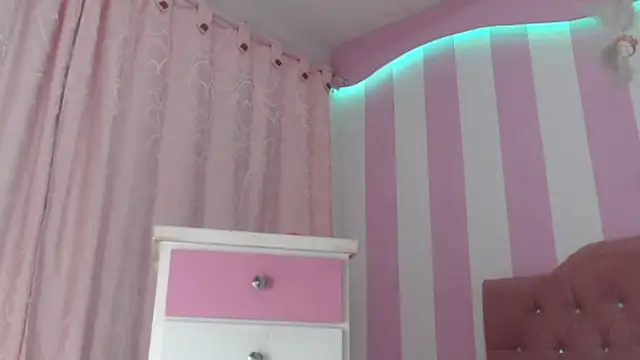 Snapshot of zaleya_mateus chatting on 6, 4, 2026 zaleya mateus online show from 6, 4, 2026