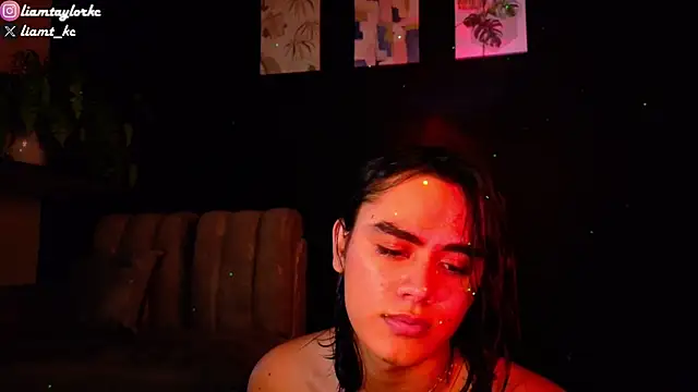 Snapshot of Liam_Taylor chatting on 21, 2, 2025 Liam Taylor online show from 21, 2, 2025