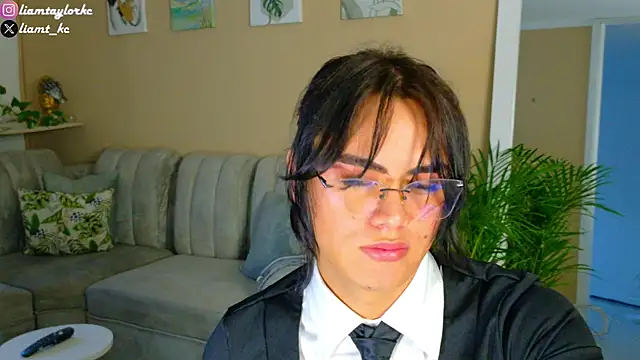 Snapshot of Liam_Taylor chatting on 12, 9, 2025 Liam Taylor online show from 12, 9, 2025