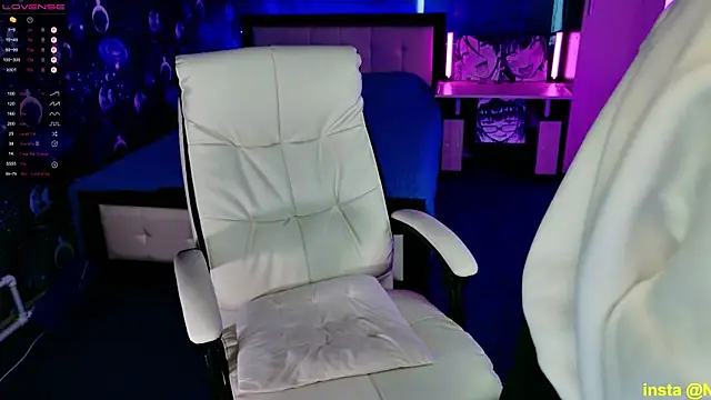 Snapshot of ShhhO_O chatting on 19, 10, 2025 ShhhO O online show from 19, 10, 2025