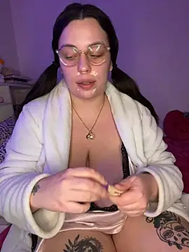 milkyhonybaby online show from 5, 3, 2025