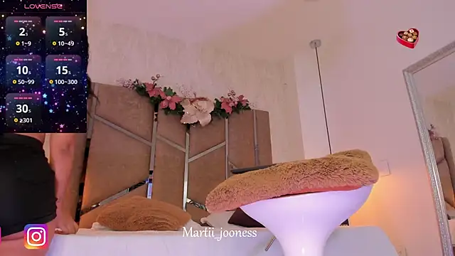 Martinaa Jones  online show from 29, 12, 2024