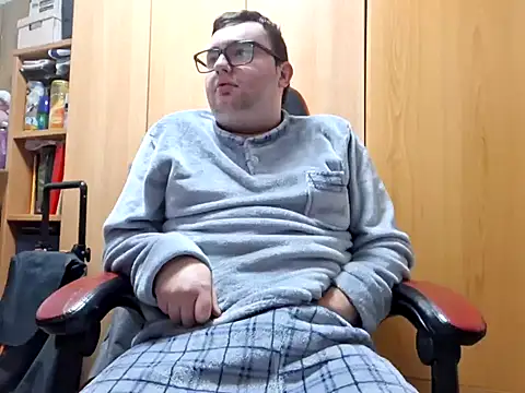 Javier bear online show from 7, 2, 2025