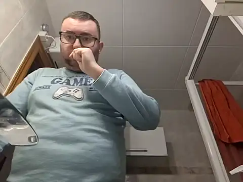 Javier bear online show from 18, 2, 2025