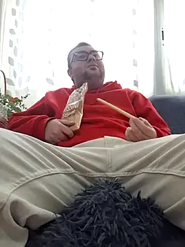 Javier bear online show from 4, 12, 2025