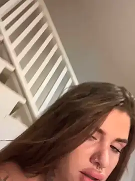 EmiliaCatalina online show from 6, 12, 2024