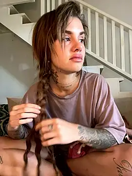 EmiliaCatalina online show from 8, 12, 2024