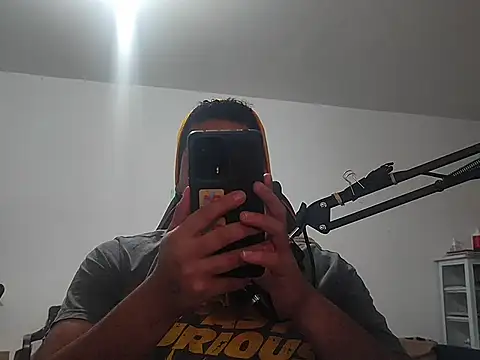 Snapshot of ElferXXX chatting on 28, 10, 2025 ElferXXX online show from 28, 10, 2025