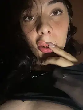 Snapshot of NICOLSKINNY1 chatting on 6, 3, 2025 NICOLSKINNY1 online show from 6, 3, 2025