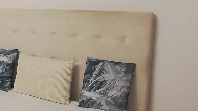 CassieHilton online show from 18, 10, 2025