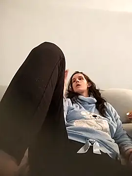 LauraBaby online show from 8, 10, 2025