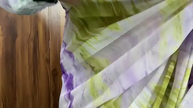 Snapshot of julie_08 chatting on 27, 10, 2025 julie 08 online show from 27, 10, 2025