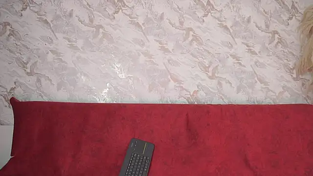 Snapshot of roselinedior chatting on 22, 11, 2025 roselinedior online show from 22, 11, 2025