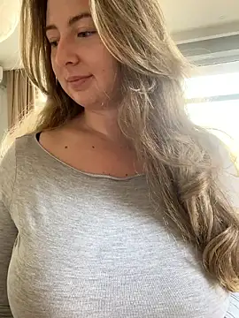 curvyflawless online show from 6, 12, 2024