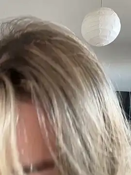 curvyflawless online show from 6, 1, 2025