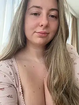 curvyflawless online show from 11, 1, 2025