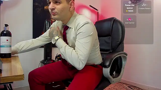 Snapshot of Nicolas_Fellener chatting on 12, 11, 2025 Nicolas Fellener online show from 12, 11, 2025