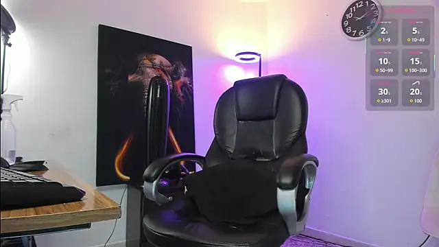 Snapshot of Nicolas_Fellener chatting on 23, 11, 2025 Nicolas Fellener online show from 23, 11, 2025