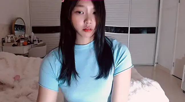 Snapshot of -Lucky_Girl chatting on 24, 1, 2025 -Lucky Girl online show from 24, 1, 2025