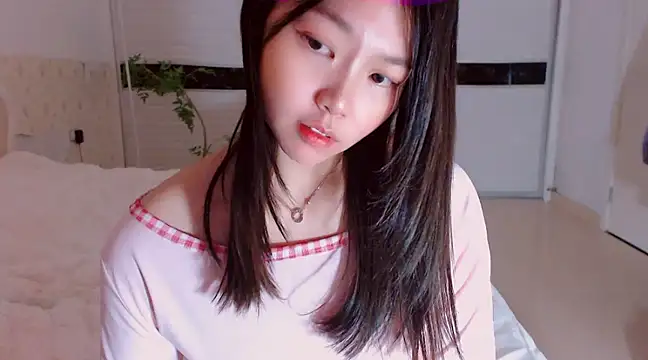 Snapshot of -Lucky_Girl chatting on 4, 3, 2025 -Lucky Girl online show from 4, 3, 2025