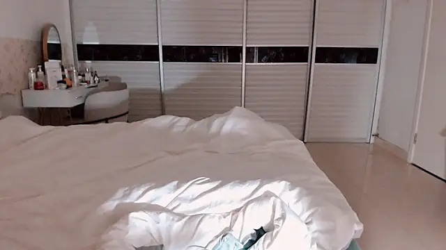 Snapshot of -Lucky_Girl chatting on 14, 10, 2025 -Lucky Girl online show from 14, 10, 2025