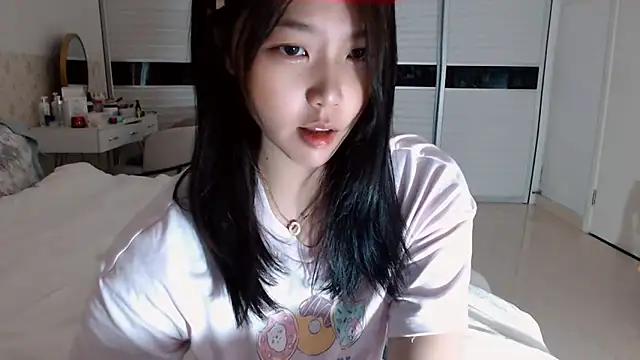 Snapshot of -Lucky_Girl chatting on 16, 10, 2025 -Lucky Girl online show from 16, 10, 2025