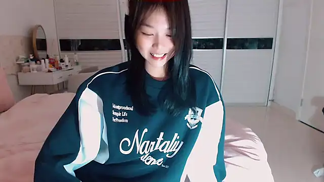 Snapshot of -Lucky_Girl chatting on 27, 10, 2025 -Lucky Girl online show from 27, 10, 2025