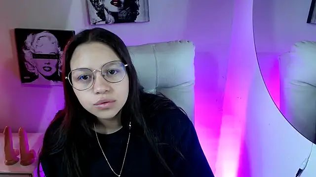 Snapshot of SamanthaRoldaan chatting on 13, 10, 2025 SamanthaRoldaan online show from 13, 10, 2025