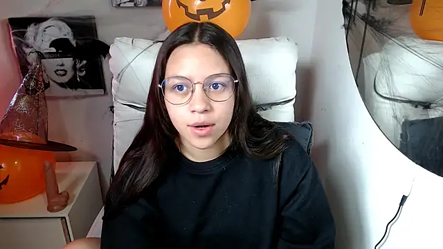 Snapshot of SamanthaRoldaan chatting on 15, 10, 2025 SamanthaRoldaan online show from 15, 10, 2025