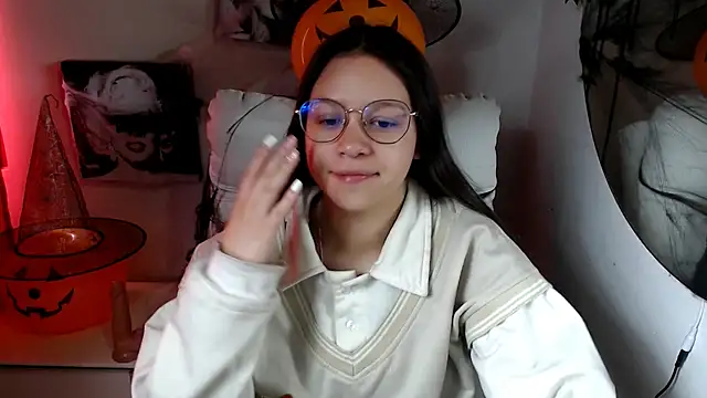 Snapshot of SamanthaRoldaan chatting on 18, 10, 2025 SamanthaRoldaan online show from 18, 10, 2025