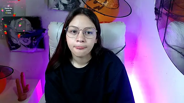 Snapshot of SamanthaRoldaan chatting on 21, 10, 2025 SamanthaRoldaan online show from 21, 10, 2025