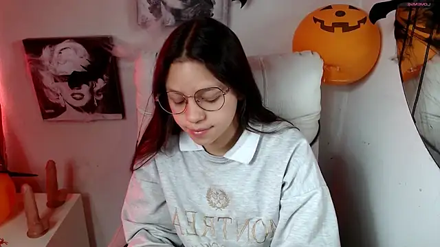 Snapshot of SamanthaRoldaan chatting on 28, 10, 2025 SamanthaRoldaan online show from 28, 10, 2025