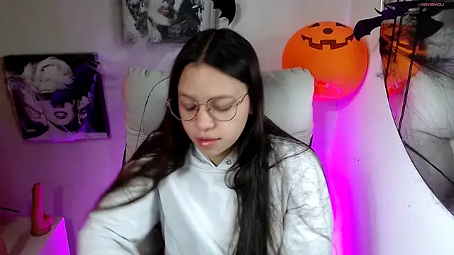 Snapshot of SamanthaRoldaan chatting on 29, 10, 2025 SamanthaRoldaan online show from 29, 10, 2025