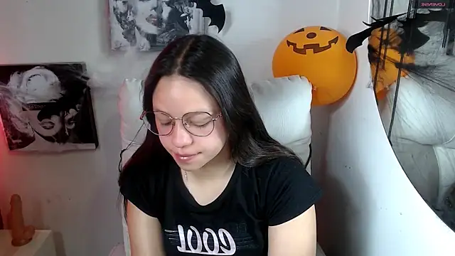 Snapshot of SamanthaRoldaan chatting on 2, 11, 2025 SamanthaRoldaan online show from 2, 11, 2025