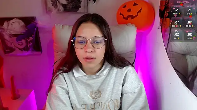 Snapshot of SamanthaRoldaan chatting on 4, 11, 2025 SamanthaRoldaan online show from 4, 11, 2025