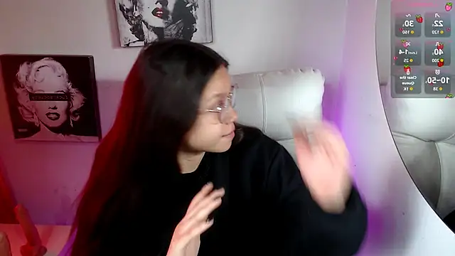 Snapshot of SamanthaRoldaan chatting on 11, 11, 2025 SamanthaRoldaan online show from 11, 11, 2025